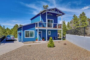 Cottage (2 Bedrooms) | Front of property