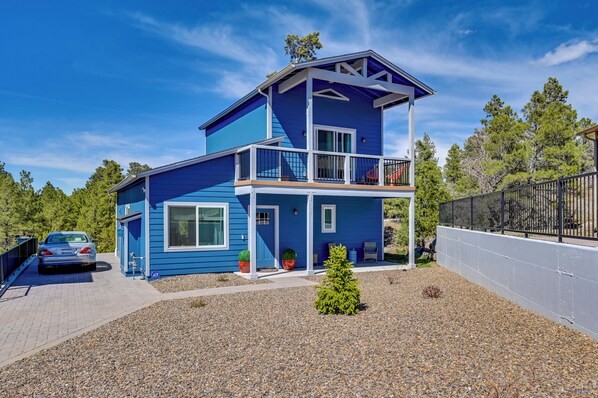 Cottage (2 Bedrooms) | Front of property