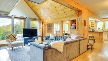 House (4 Bedrooms) | Front of property