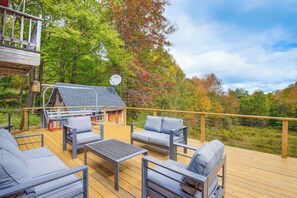 House (4 Bedrooms) | Interior - Storybook Stratton House: 3 Mi to Mount Snow! (West Wardsboro)