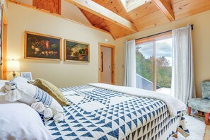 House (4 Bedrooms) | Interior - Storybook Stratton House: 3 Mi to Mount Snow! (West Wardsboro)