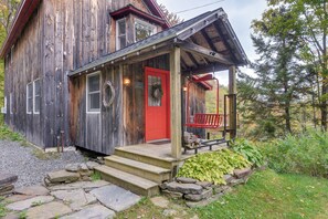 House (4 Bedrooms) | Interior - Storybook Stratton House: 3 Mi to Mount Snow! (West Wardsboro)