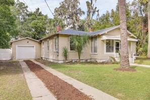 House (3 Bedrooms) | Interior - Quiet Jacksonville Retreat - 4 Miles to Downtown! (Jacksonville)