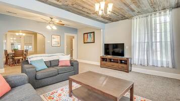 House (3 Bedrooms) | Front of property