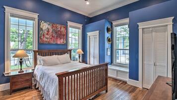 House (2 Bedrooms) | 2 bedrooms, laptop workspace, iron/ironing board, bed sheets