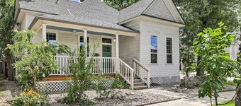 Historic Houston Bungalow ~ 2 Mi to Downtown!