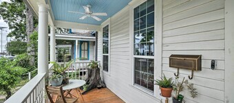 Historic Houston Bungalow ~ 2 Mi to Downtown!