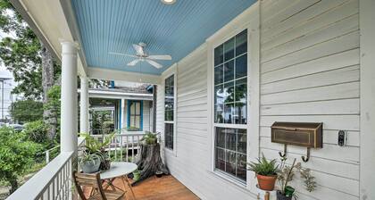 Historic Houston Bungalow ~ 2 Mi to Downtown!