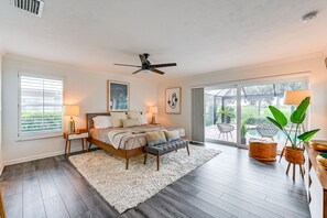 3 bedrooms, iron/ironing board, bed sheets - Upscale Naples Outdoor Getaway ~ 4 Miles to Beach (Naples)