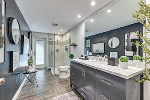 Hus (3 Bedrooms) | Badrum | Dusch