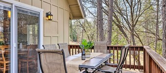 California Cabin w/ Lake Access: 28 Mi to Yosemite