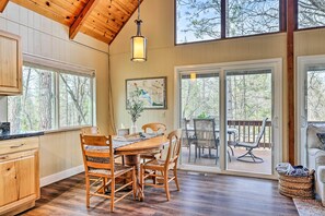 House (3 Bedrooms) | Interior - California Cabin w/ Lake Access: 28 Mi to Yosemite (Groveland)