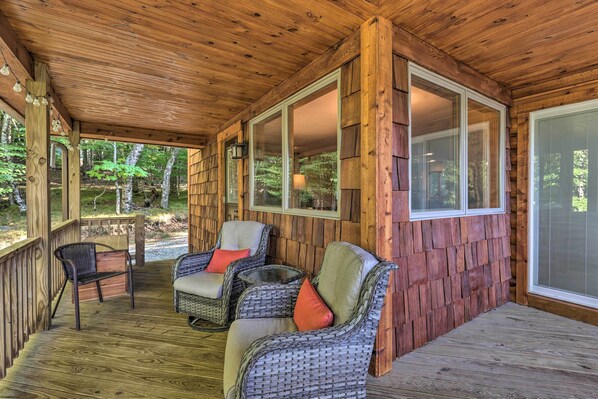 Interior - 2 Mi to Beech Mtn Resort: Cabin w/ Deck & Grill! (Banner Elk)