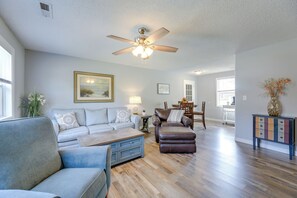 House (3 Bedrooms) | Interior - New Bern Abode w/ Yard ~ 2 Mi to Neuse River (New Bern)