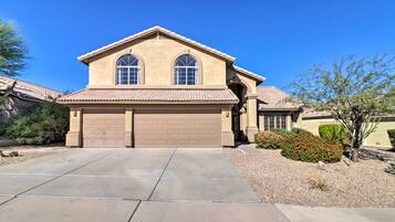 House (4 Bedrooms) | Interior