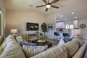 House (2 Bedrooms) | Interior - Putting Green, Grill: Home in Sun City West! (Sun City West)