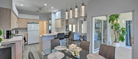 House (3 Bedrooms) | Interior