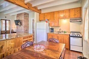 Cottage (2 Bedrooms) | Interior