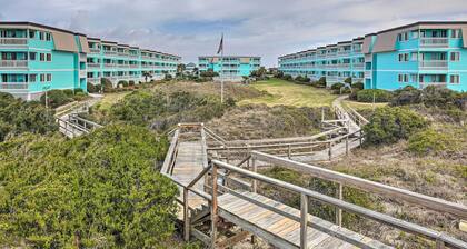 Beachfront Condo w/ Boardwalk & Pool Access!