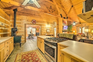 House (2 Bedrooms) | Interior