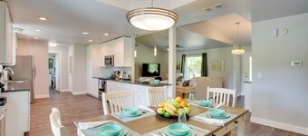 ~ 3 Mi to Dtwn Mckinney: Suburban Texas Retreat