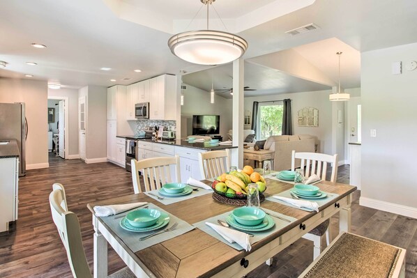 House (4 Bedrooms) | Interior