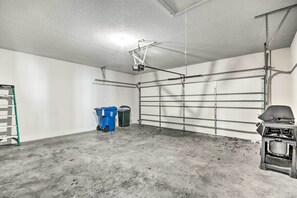 House (3 Bedrooms) | Interior - Home w/ Deck Near Lake Avalon, Boat Ramp + Golf! (Bella Vista)