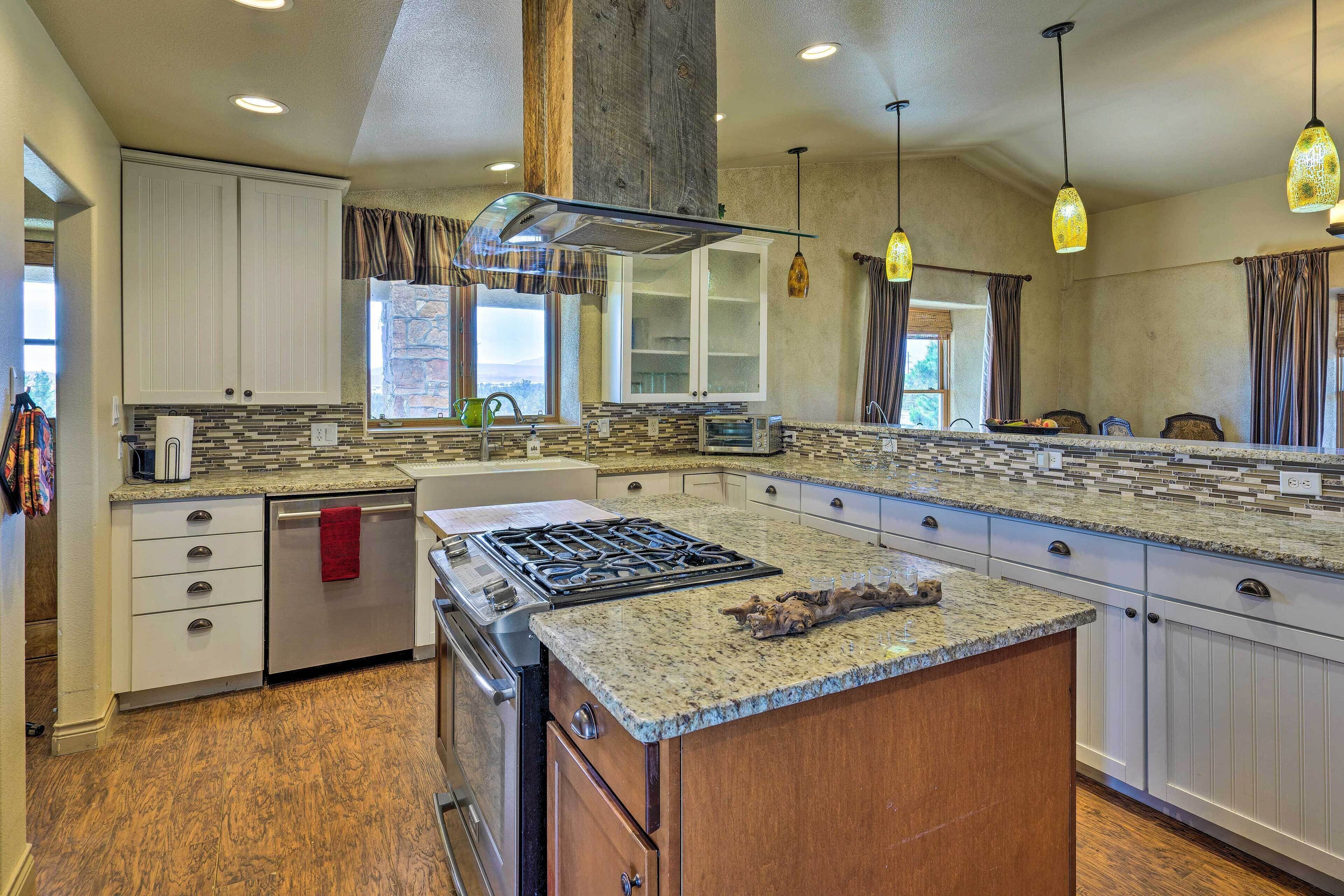 House (5 Bedrooms) | Interior