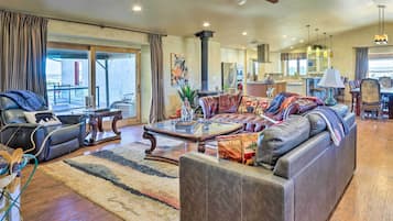 House (5 Bedrooms) | Front of property