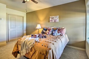 House (5 Bedrooms) | Interior