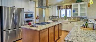 Beulah Home w/ Wraparound Porch & Mtn Views