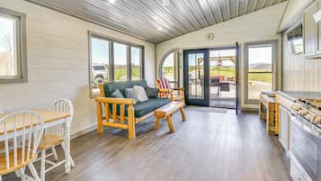 House (1 Bedroom) | Interior