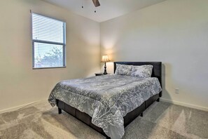 獨棟房屋 (4 Bedrooms) | 4 間臥室、床單