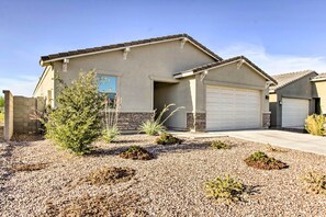 Exterior - Quiet Family Home w/ Yard ~ 3 Mi to Luke Afb! (Glendale)