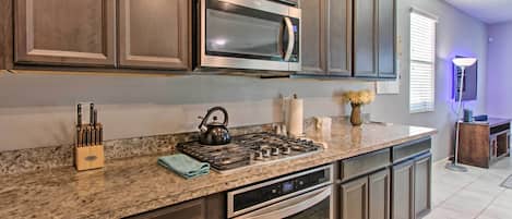 House (4 Bedrooms) | Private kitchen