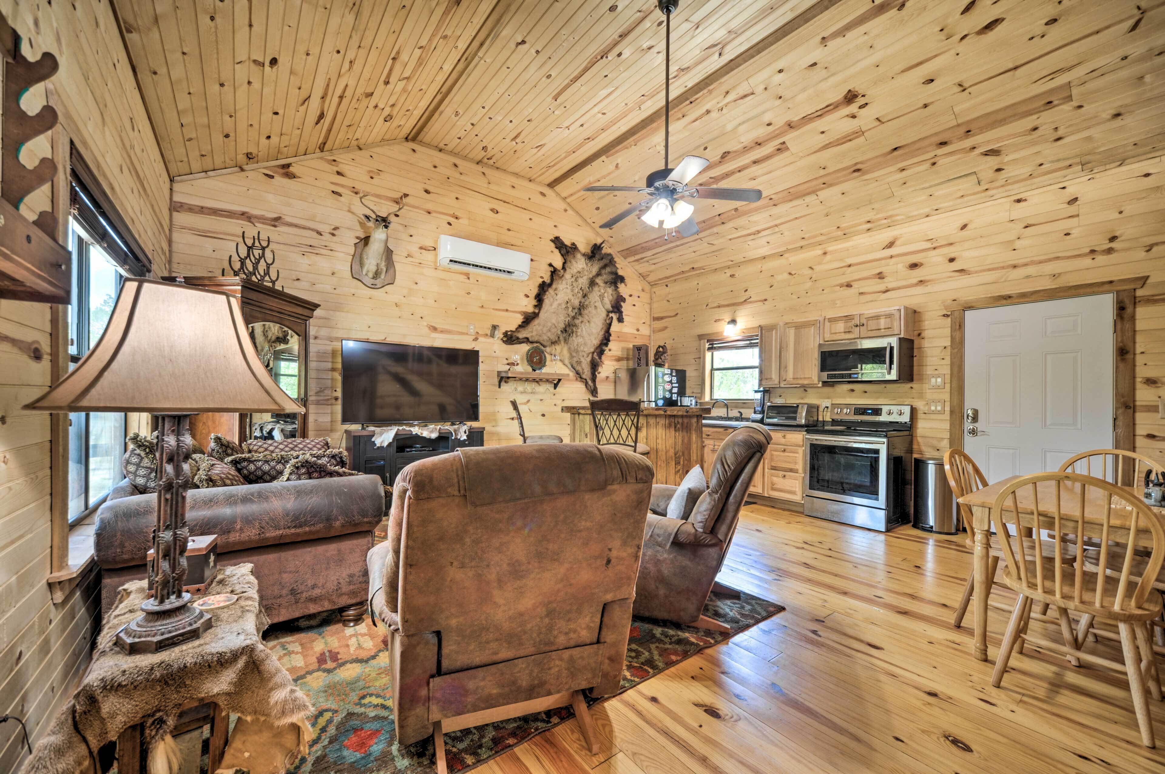 House (2 Bedrooms) | Interior