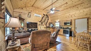 House (2 Bedrooms) | Interior