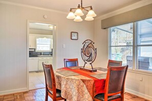 Dining - Pet-friendly Home w/ Patio - 3 Mi to Houston Zoo! (Houston)