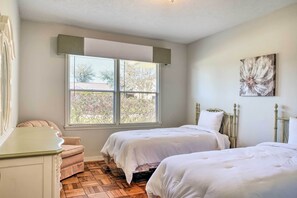 House (3 Bedrooms) | Interior - Pet-friendly Home w/ Patio - 3 Mi to Houston Zoo! (Houston)