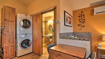 Apartment (0 Bedroom) | Interior