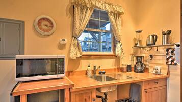 Apartment (0 Bedroom) | Interior