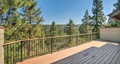 Bright Klamath Falls Townhome w/ Resort Perks