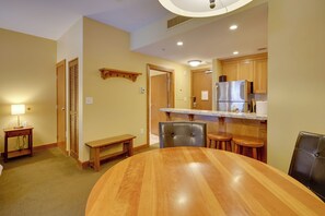Apartment (0 Bedroom) | Interior