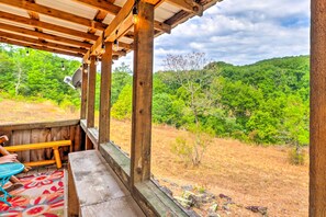 Interior - Mountian View Retreat < 2 Mi to White River! (Mountain View)