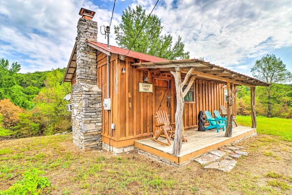 Front of property - Mountian View Retreat < 2 Mi to White River! (Mountain View)