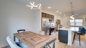 Unclassified image, 5 of 26, button - Modern Townhome ~ 3 Mi to Dtwn Grand Junction (Grand Junction)