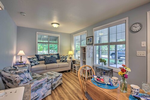 Cozy Cottage on Flower Farm w/ Baker Creek Views!