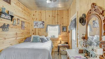 House (1 Bedroom) | Interior