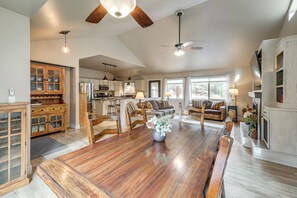 House (3 Bedrooms) | Interior