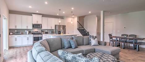 Apartment (3 Bedrooms) | Front of property